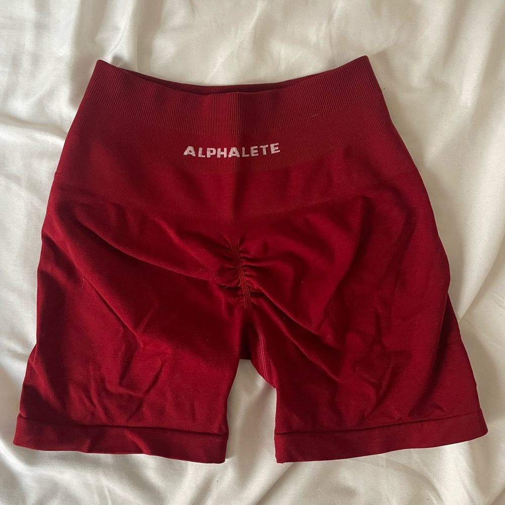 Alphalete Amplify 4.5’’ shorts in Red - XS
